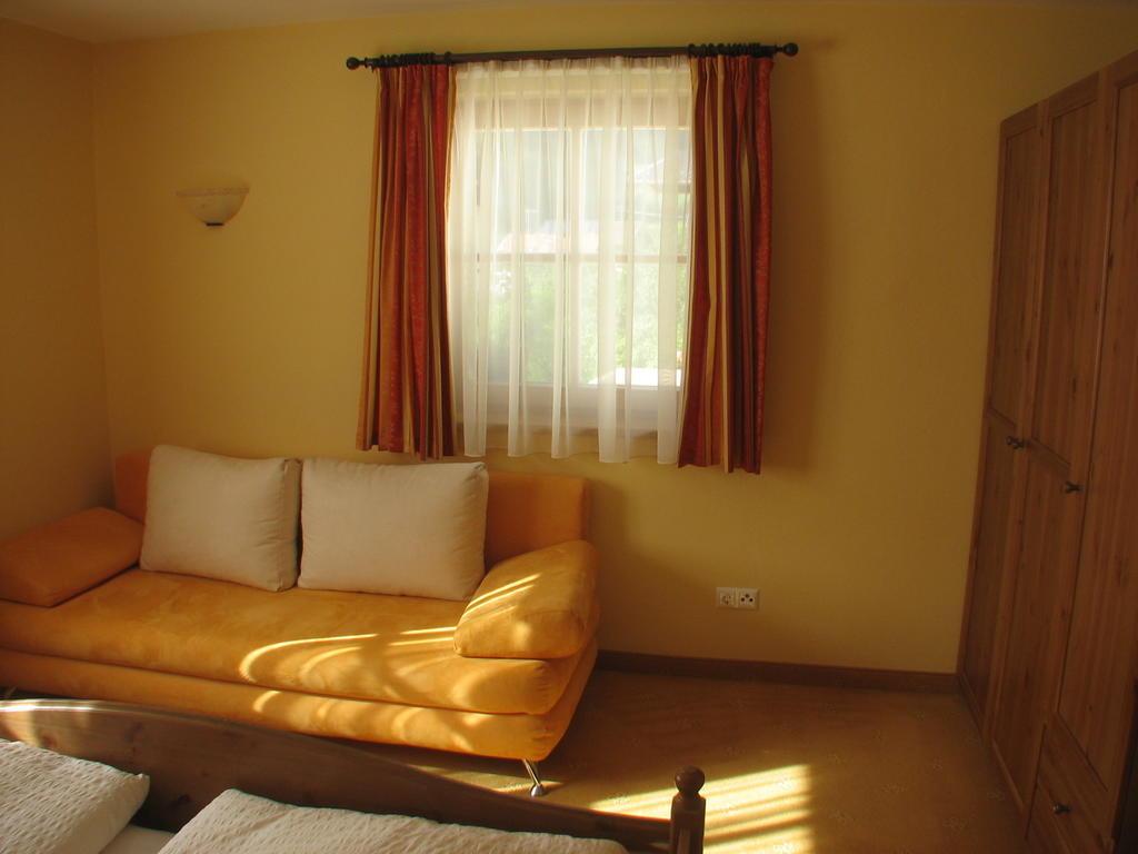 Apart Raetia Apartment Pfunds Room photo